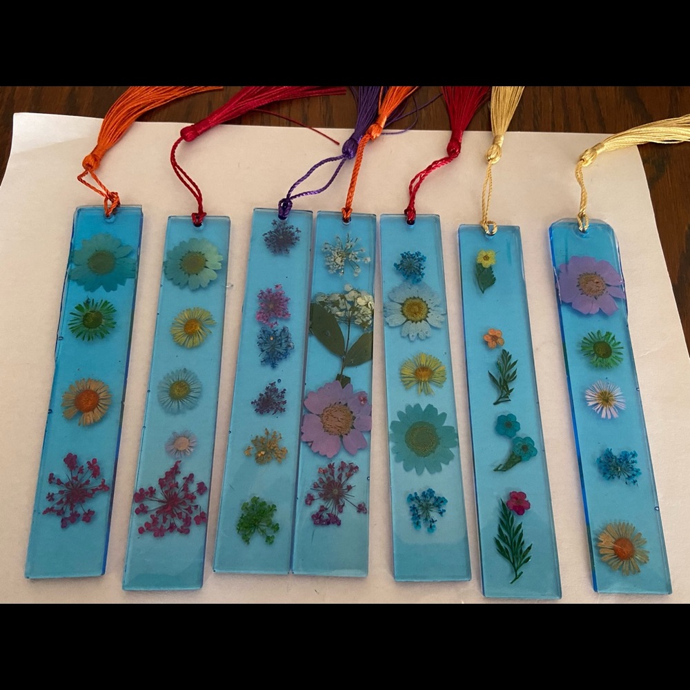 Bookmark with real 🌸 flowers